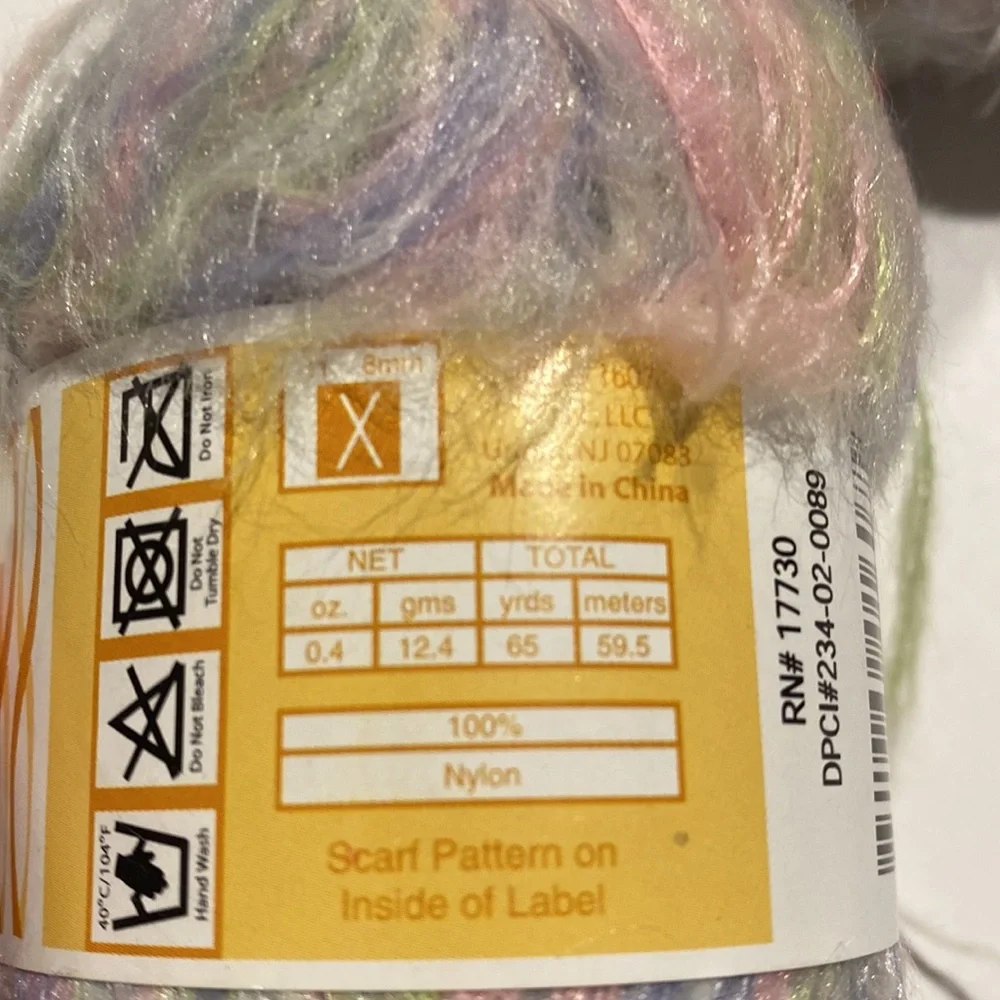 Knitting Fuzzy Fur Multicolor Yarn 4 Skeins New .4 oz/65 yds (e) - Picture 4 of 6